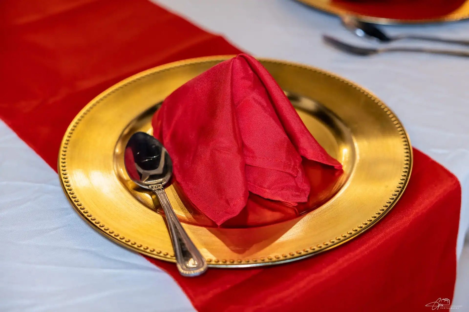 Flexible Catering Options & Diverse Menu