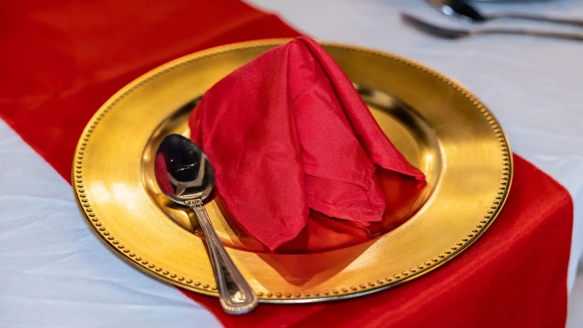 Flexible Catering Options & Diverse Menu